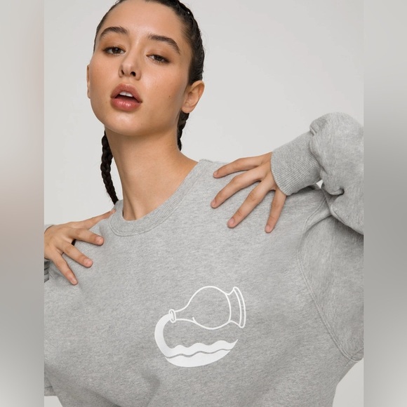 GOODAMERICAN AQUARIUS BOYFRIEND
SWEATSHIRT SIZE 3 (L) - Picture 3 of 7